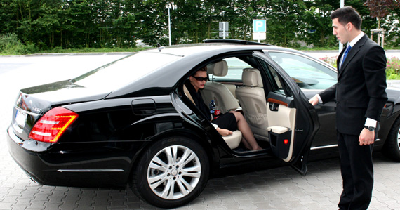 corporate limo service 02